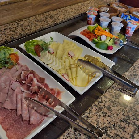 טרוטנוב Motel Olympland מראה חיצוני תמונה